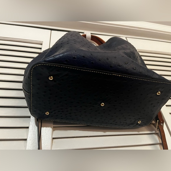 Stylish faux 4 fall. Crossbody/handle satchel. Several storage sections NWOT - Picture 5 of 8